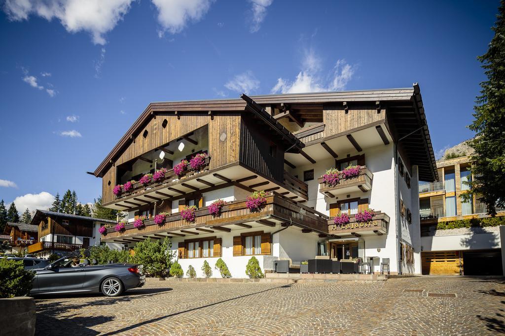 Hotel Lajadira&Spa Cortina d'Ampezzo Bagian luar foto