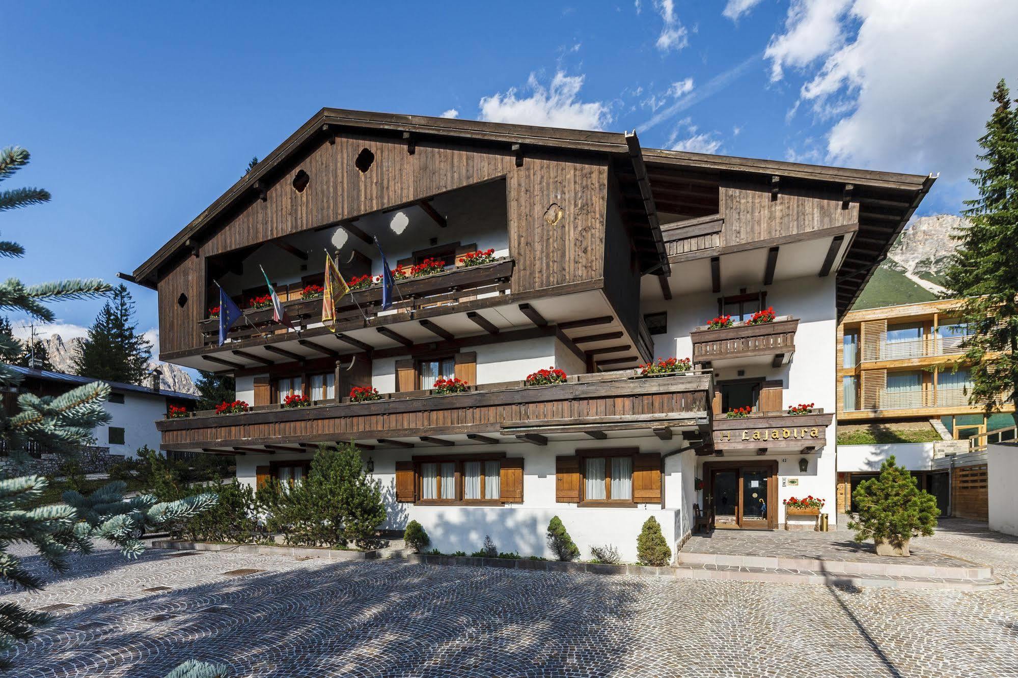 Hotel Lajadira&Spa Cortina d'Ampezzo Bagian luar foto